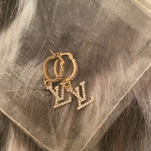 LV Earrings ! 🤍